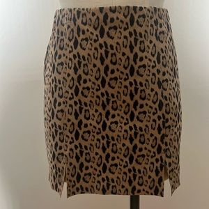 Mini leopard print skirt